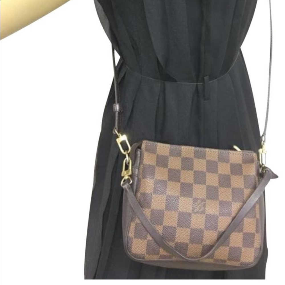 Authentic Louis Vuitton Damier Ebene Pouchette